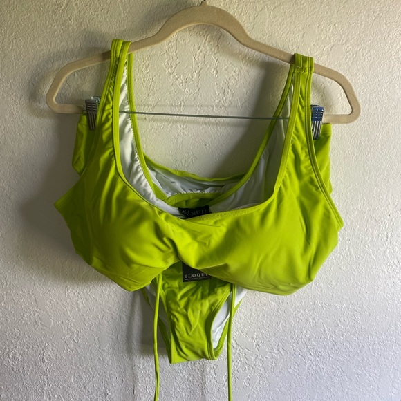 ⚡️3 for $17⚡️ELOQUII Vibrant Swimsuit - Picture 2 of 3
